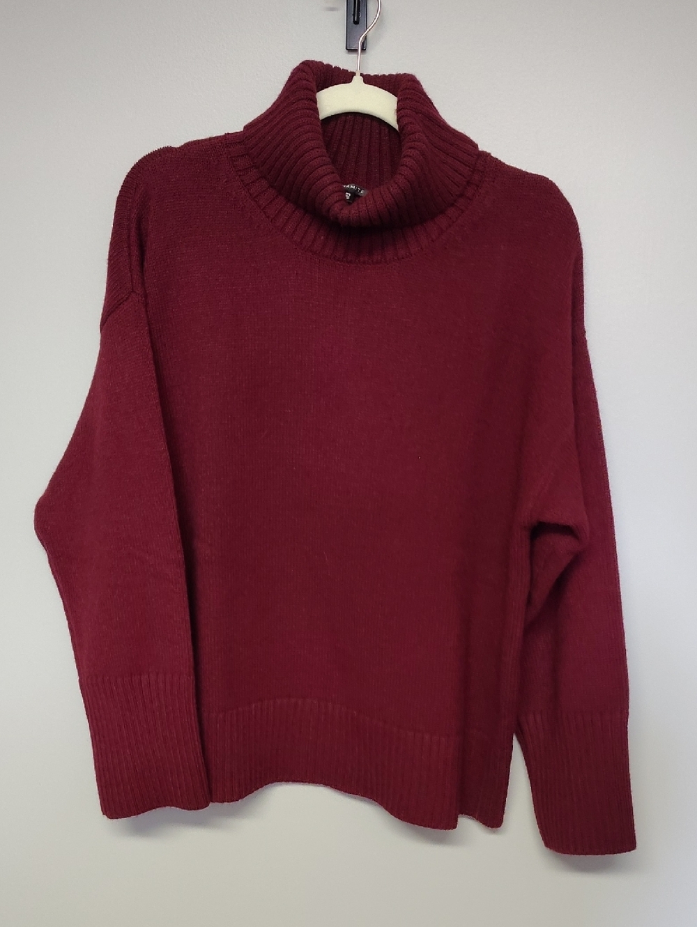 72. Dynamite Sweater | S | Burgundy - Picture 4 of 4